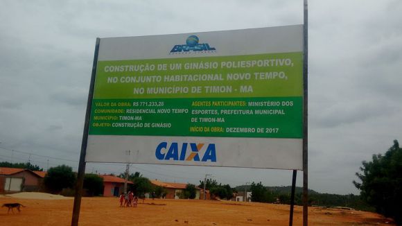 Placa da construção do ginásio no residencial Novo Tempo (Timon/MA)
